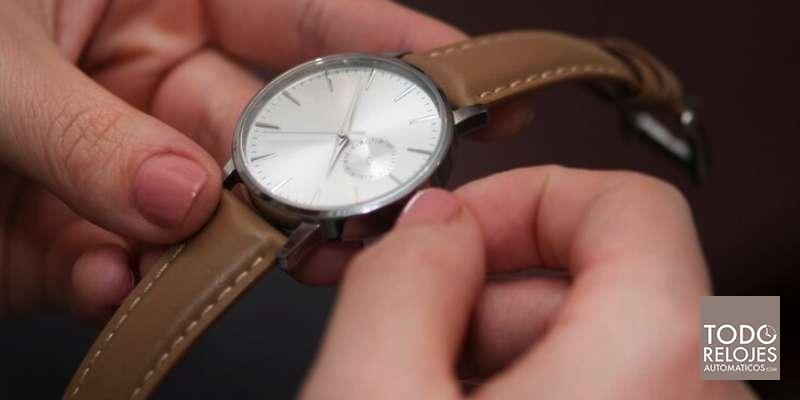 ¿Tengo que dar cuerda a mi reloj automático todos los días? 2 Tengo que dar cuerda a mi reloj automático todos los días